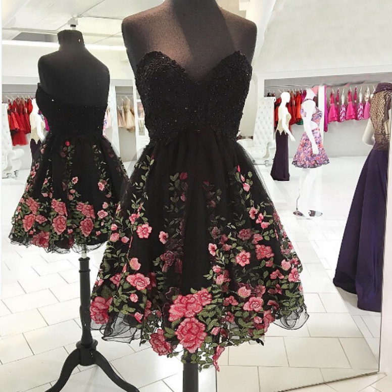 Applique Homecoming Dress ,a-line Sleeveless Sweetheart Knee-length Applique Backless Dresses